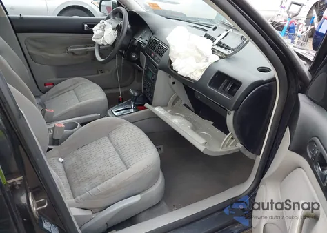 2005 Volkswagen Golf Gl 2.0L z USA, uszkodzony, nr VIN 9BWFL61J454005784